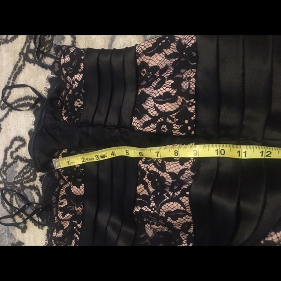 BCBG MAX AZRIA lace dress size 2P - Picture 5 of 8
